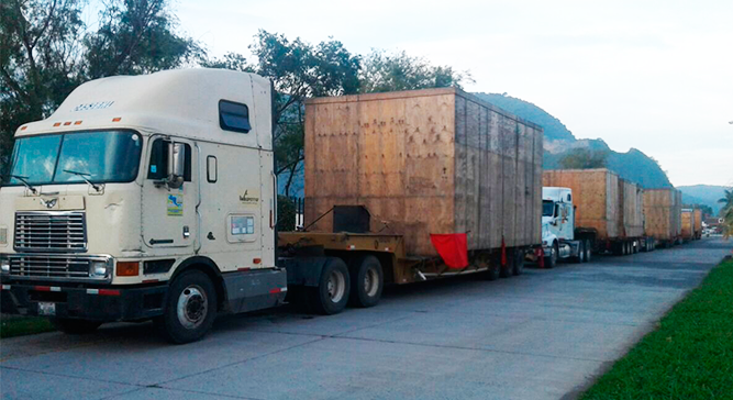 Maquinaria Industrial de Lowboys en obra | Repetto